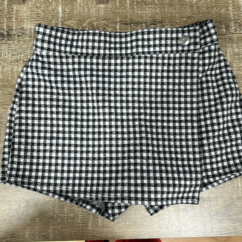 Like new Abercrombie kids skort size 7/8